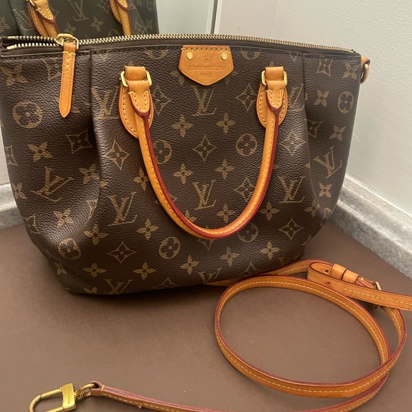 Louis Vuitton Turenne pm - Picture 14 of 16